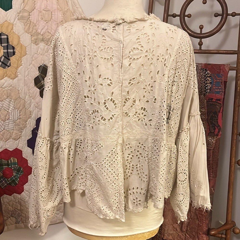 Magnolia Pearl Eyelet Selah Blouse in Moonlight Top - Picture 9 of 14